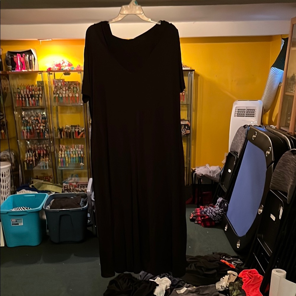 Annabelle Black Short Sleeve Scoop Neck Jumper